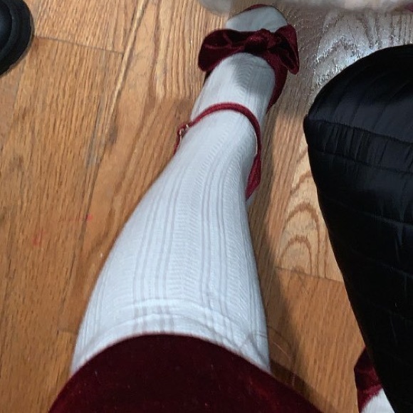 Red velvet heels - Picture 2 of 2